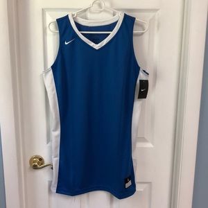 - Nike Women’s Basketball Top